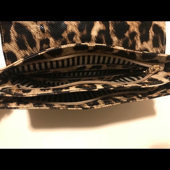 Charming Charlie Leopard Bow Bag - Picture 5 of 8